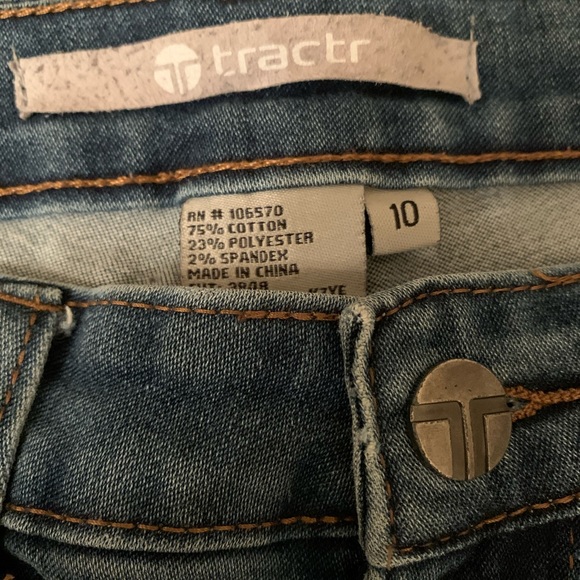 Girls Tractr Mid-Rise Light Wash Skinny Jean - Picture 2 of 3